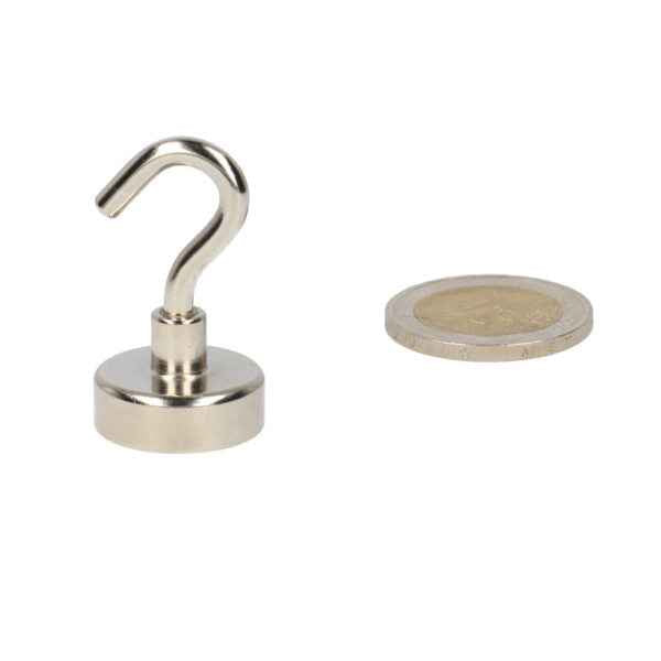 Zilverkleurige krachtige neodymium magneet met stalen behuizing en handige magneet haak met ronde basis