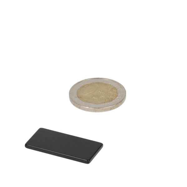 Zwart neodymium blokmagneet 30 x 15 x 2 mm epoxy gecoat krachtige magneet n42 voor industrieel gebruik