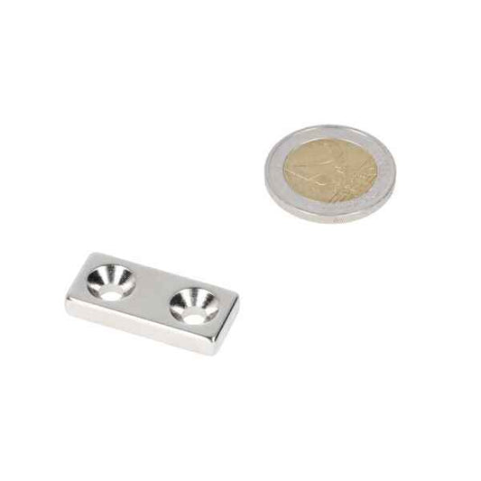 Neodymium Blokmagneet 30×13.5×5 mm, N48 met 2x verzonken gat 4.5 mm (zuid-pool)