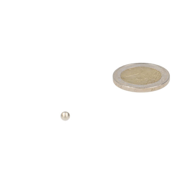 Kleine glanzende zilveren kogelmagneet van 4 mm met krachtige aantrekkingskracht voor diverse toepassingen