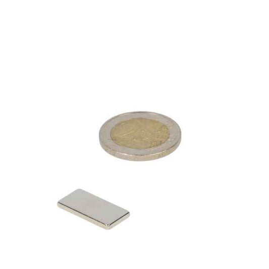 Zilverkleurige neodymium blokmagneet 20x10x2 mm n45 met sterke magnetische kracht van rechthoekige vorm