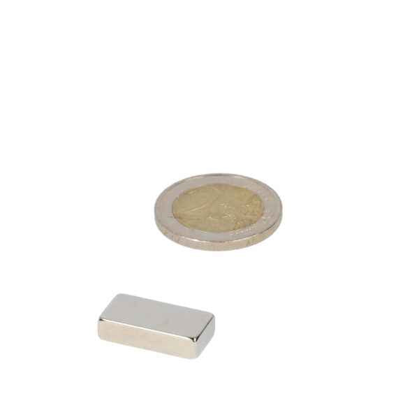 Zilverkleurige neodymium blokmagneet 20x10x5 mm sterke krachtige magneten van hoogwaardig materiaal