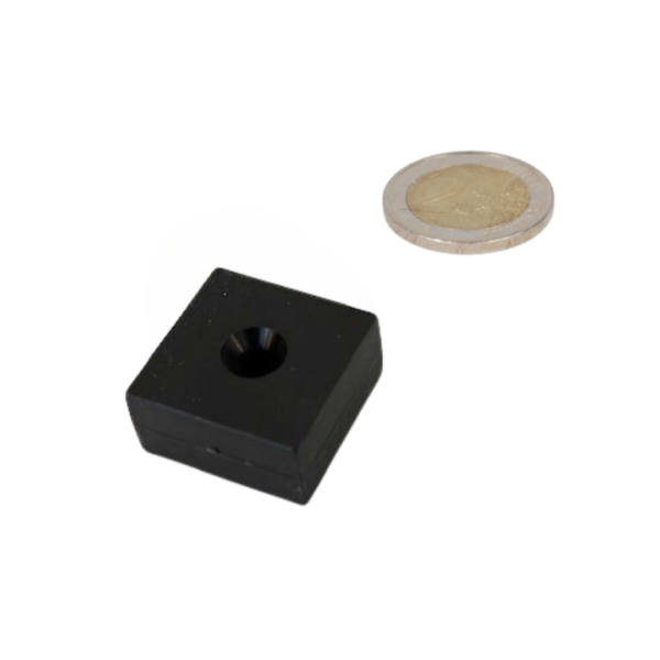 Neodymium blokmagneet zwart met kunststof coating en verzinkgat met sterke aantrekkingskracht in het midden