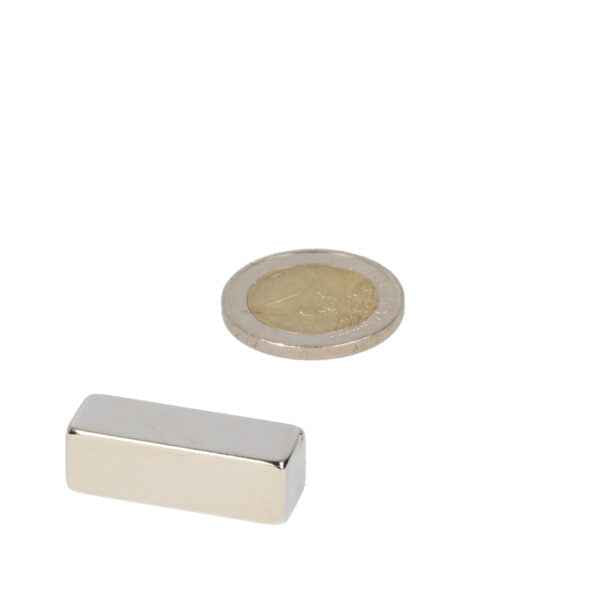 Zilverneodymium blokmagneet 30x10x10 mm n45 met sterke magnetische kracht en rechthoekige vorm
