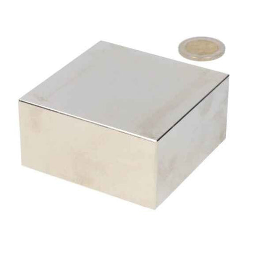 Zilverkleurige neodymium blokmagneet 70x70x35 mm n50-gradering met glad metalen oppervlak