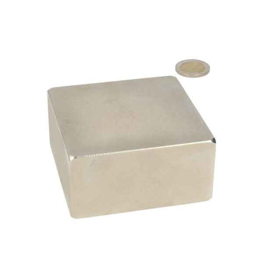 Neodymium blokmagneet 80x80x40 mm n50 in zilver met een krachtige magneet en een breed scala toepassingen