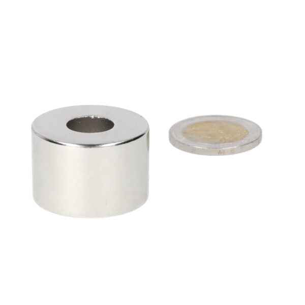Silveren ringmagneet 30 x 12 x 20 mm met centrale opening en gepolijste metalen afwerking als betrouwbare veelzijdige magneet