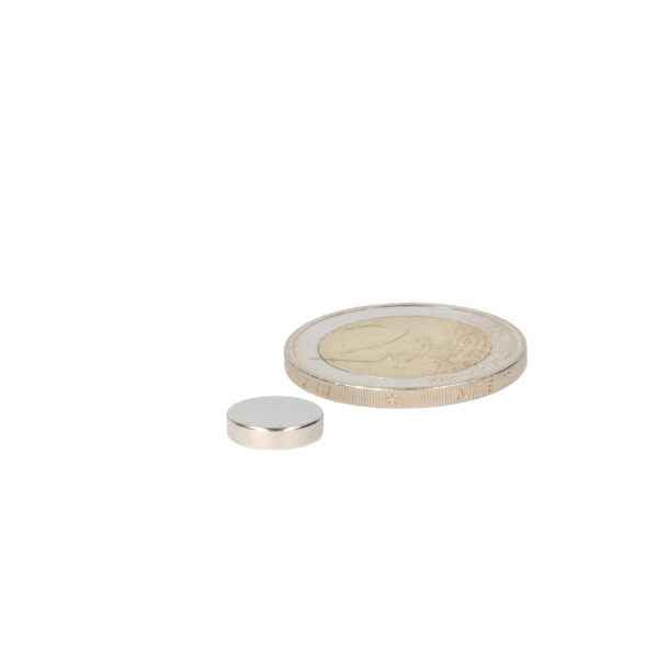 Kleine ronde zilveren schijfmagneet 10 x 2,5 mm van neodymium met sterke magnetische kracht