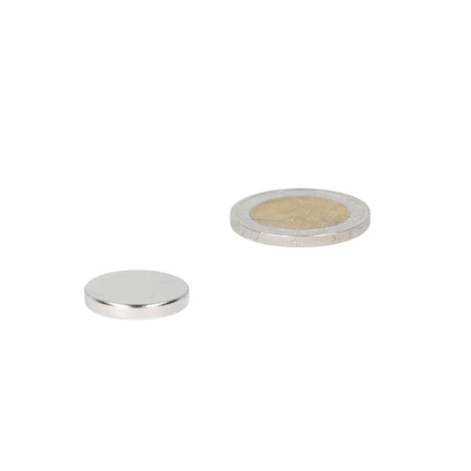 Twee neodymium magneten schijfmagneet 18 x 3 mm met sterke zilverkleurige afwerking en krachtige neodymium magneet eigenschappen