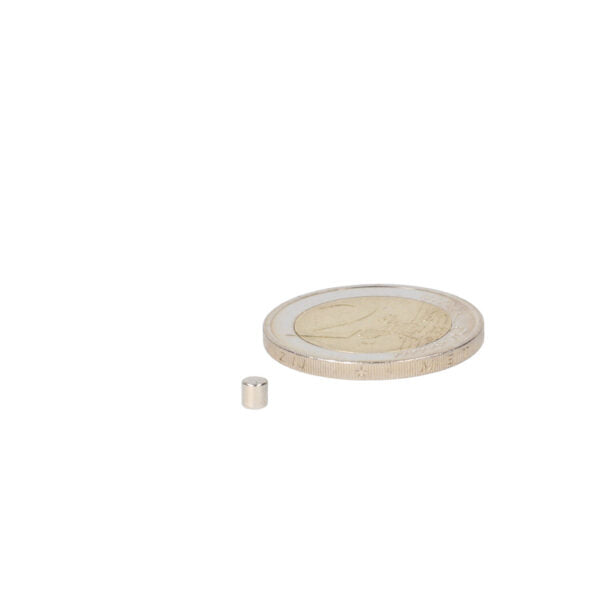 Kleine zilverkleurige cilindrische neodymium schijfmagneet 3 x 3 mm met compacte formaat voor sterke magneten
