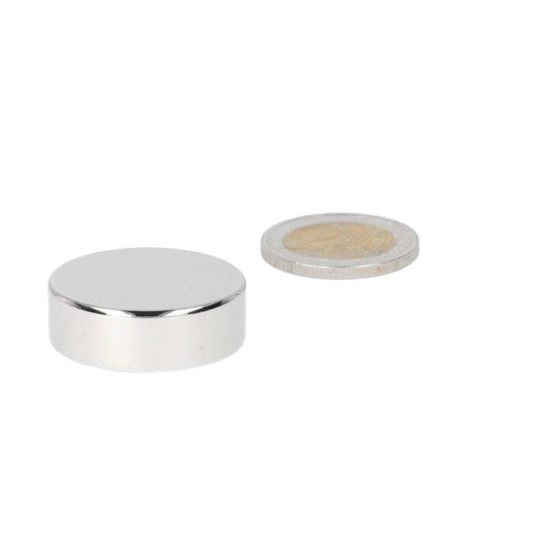 Zilverkleurige schijfmagneet 30 x 10 mm van neodymium met krachtige hechting voor diverse toepassingen