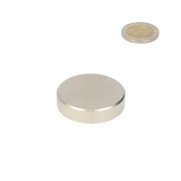 Zilverkleurige schijfmagneet 40 x 10 mm van neodymium met glad gepolijste metalen afwerking als neodymium magneet