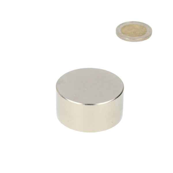 Zilverkleurige cilindrische schijfmagneet 40 x 20 mm van neodymium met een glad en reflecterend oppervlak