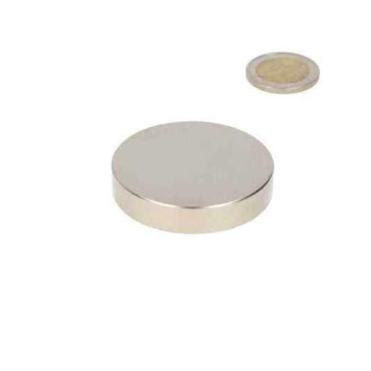 Schijfmagneet 50 x 10 mm neodymium magneet met glanzende zilveren metalen afwerking en krachtige magnetische eigenschappen