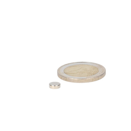 Kleine ronde zilveren schijfmagneet van neodymium 6 x 2 mm perfect voor diverse toepassingen