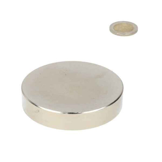 Zilverkleurige schijfmagneet van neodymium met gladde afgeronde randen voor krachtige bevestiging en diverse toepassingen