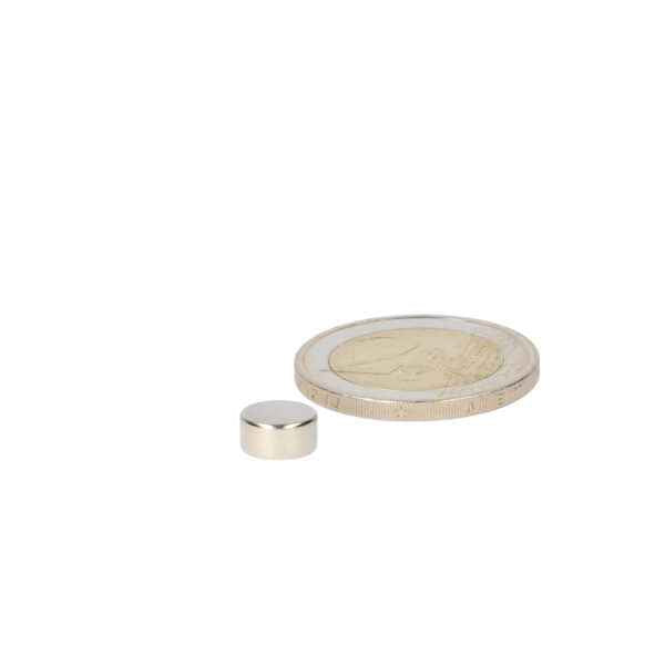 Kleine zilveren schijfmagneet 8 x 4 mm met krachtige neodymium magneet en compacte neodymium samenstelling