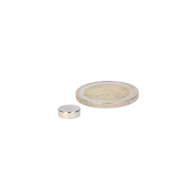 Kleine, krachtige neodymium magneet schijf van 9 x 3 mm in zilver, perfect voor diverse toepassingen