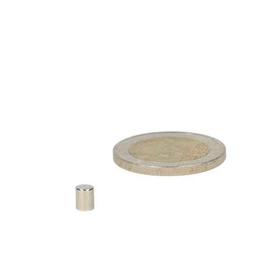 Staafmagneet 4 x 5 mm met hoogwaardige neodymium magneet en metallic zilveren afwerking