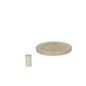 Zilverkleurige hoogwaardige neodymium magneet staafmagneet 4 x 8 mm naast een euromunt voor schaalverdeling